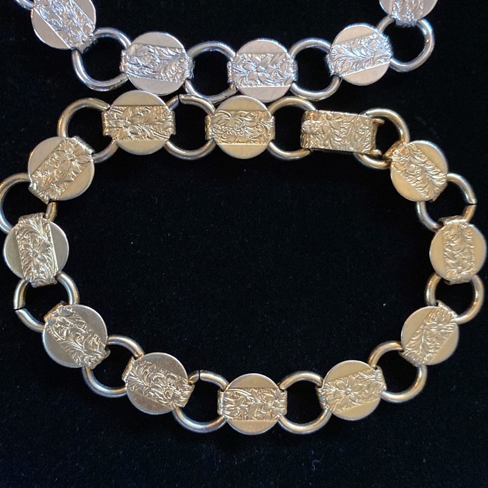 Sarah Coventry Embossed Bracelets - Picture 3 of 7